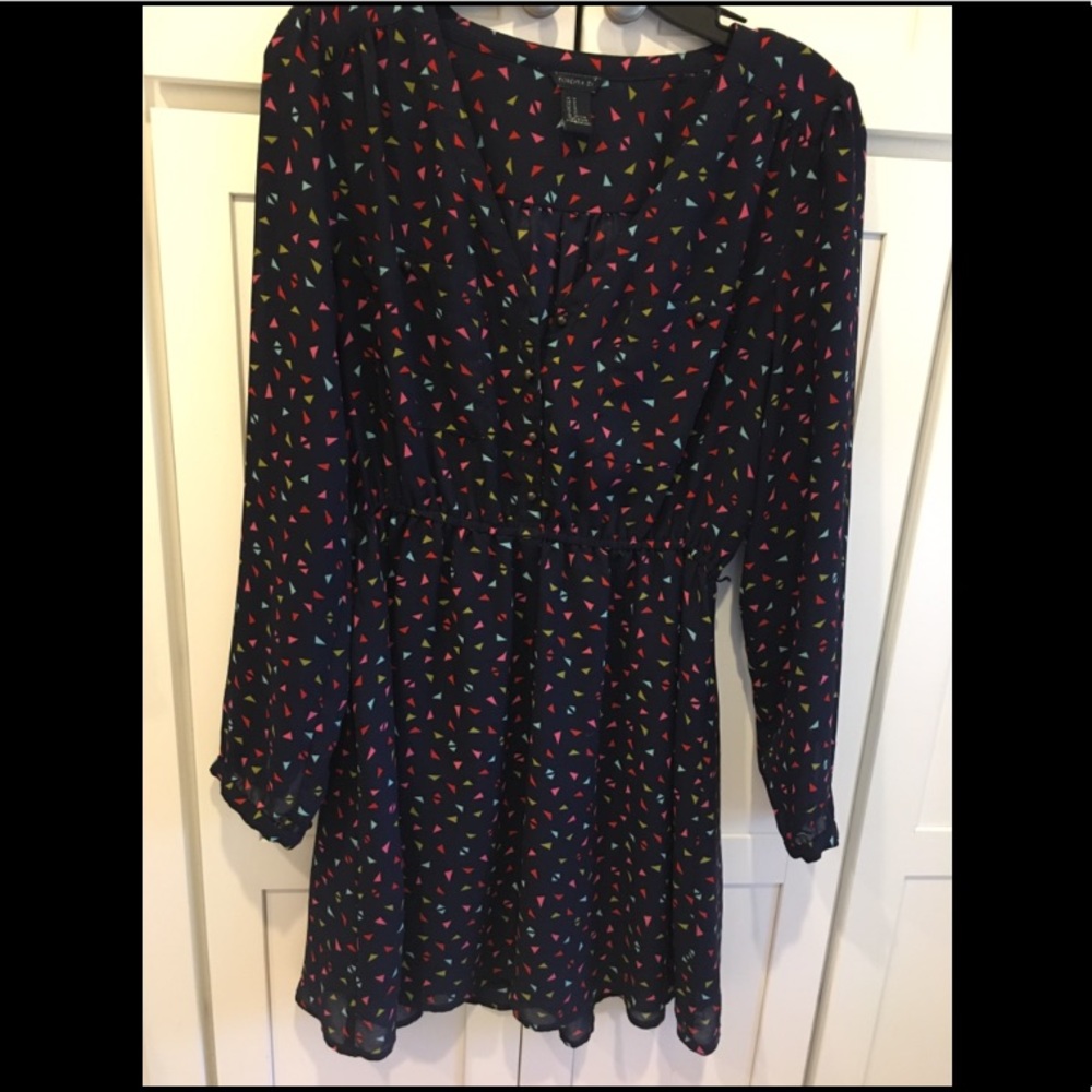 Fun, printed dress with sleeves.
